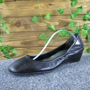 GUESS Women's Marciano Pump Black Leather Pump‎ 6.5 Medium Gently Used 2025
